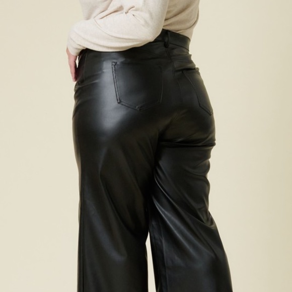 18 - VEGAN LEATHER WIDE LEG PANT - PLUS SIZE - Picture 4 of 11
